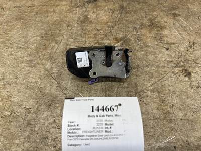 Freightliner A18-68383-014 for a Freightliner CASCADIA 126