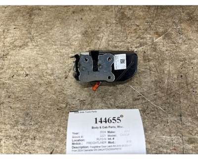 2020 Freightliner Cascadia 126 Right Door Latch, Part # A18-68383-015