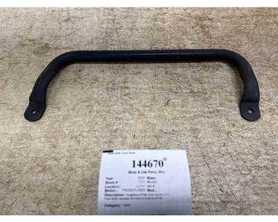 2020 Freightliner Cascadia 126 Left B Pillar Grab Handle, Part # A18-68531-000