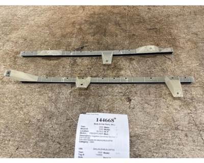 Used 2020 Freightliner Cascadia 126 Door Window Run Channel Set, Part # Z18-71757-000