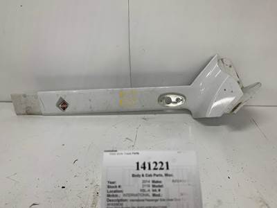 International 3618209C92 Right for a International Prostar
