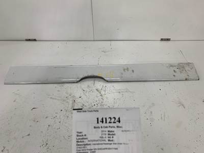 International 3740215C1 Right for a International Prostar