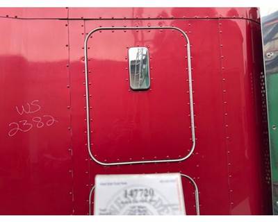 1999 Kenworth T800 Right Upper Sleeper Door