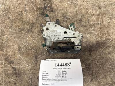 Paccar R56-6035-001 Left for a Peterbilt 389