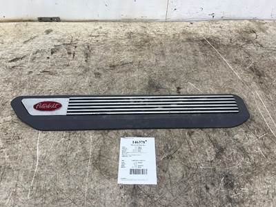 Paccar S60-1368R Right for a Peterbilt 579