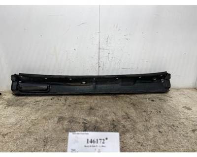 Volvo VNL Front Cowl Cover, Part # 84725939