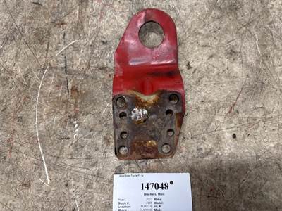 Cummins 3955027 Bracket for a International MV607