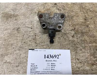 Cummins 4023028 Bracket for a International 8100