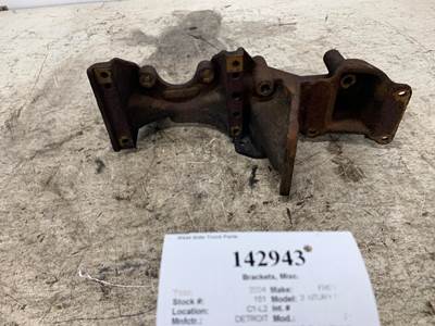 Detroit 23527807 Bracket for a Freightliner CENTURY CLASS 120