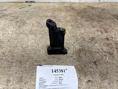 Detroit A4710780441 Bracket for a Freightliner CASCADIA 126