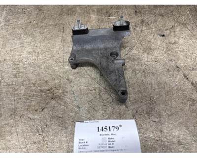 Detroit A4710944441 Bracket for a Freightliner CASCADIA 126