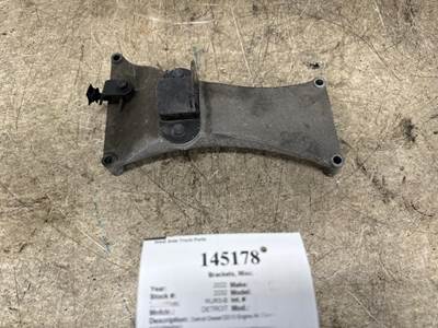 Detroit A4710944541 Bracket for a Freightliner CASCADIA 126