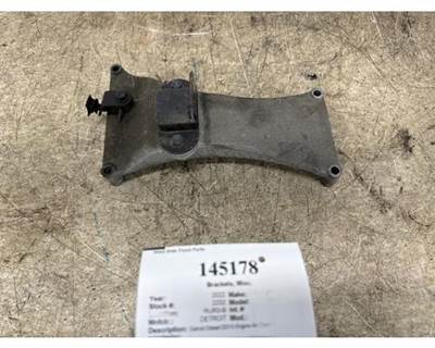 Detroit A4710944541 Bracket for a Freightliner CASCADIA 126