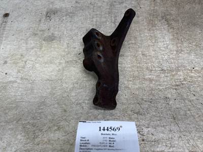 Freightliner 04-26259-001 Bracket for a Freightliner CASCADIA 126