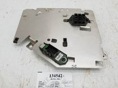 Freightliner 06-69636-000 Bracket for a Freightliner CASCADIA 125BBC