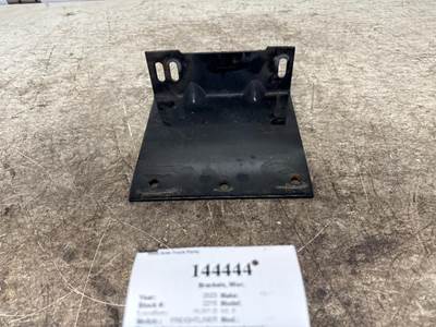 Freightliner 09-11769-007 Bracket for a Freightliner M2 106