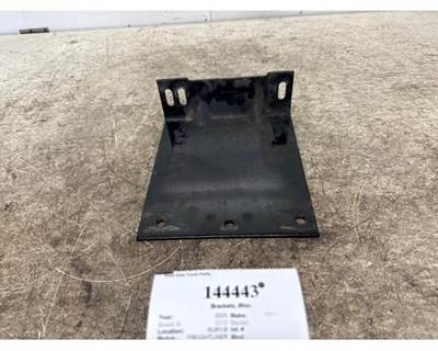 Freightliner 09-11769-009 Bracket for a Freightliner M2 106