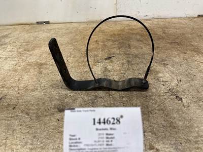 Freightliner 12-21013-000 Bracket for a Freightliner M2 106
