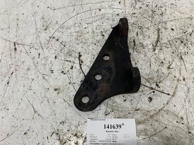 Freightliner 15-21413-001 Bracket for a Freightliner COLUMBIA 120