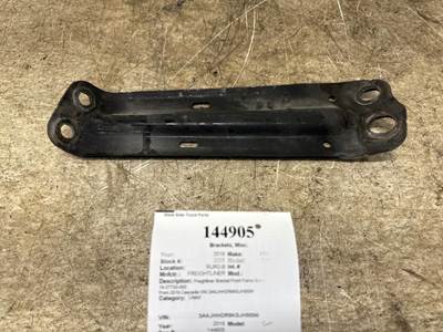 Freightliner 15-27733-000 Right Bracket for a Freightliner CASCADIA 126