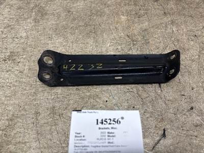 Freightliner 15-27733-000 Right Bracket for a Freightliner CASCADIA 126