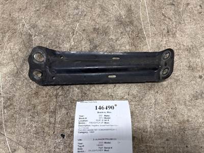 Freightliner 15-27733-000 Right Bracket for a Freightliner CASCADIA 126