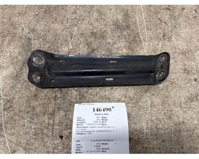 Freightliner 15-27733-000 Right Bracket for a Freightliner CASCADIA 126