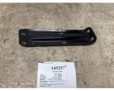 Freightliner 15-27733-001 Left Bracket for a Freightliner CASCADIA 126