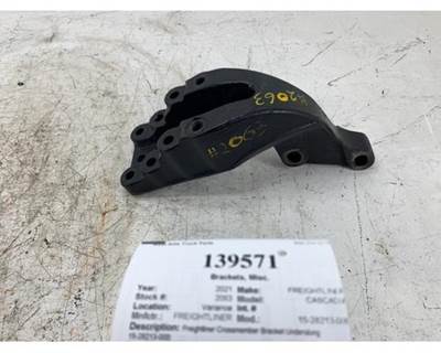 Freightliner 15-28213-000 Bracket for a Freightliner CASCADIA