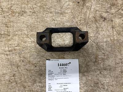 Freightliner 16-12324-000 Bracket for a Freightliner M2 106