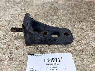 Freightliner 17-20640-000 Bracket for a Freightliner CASCADIA 126