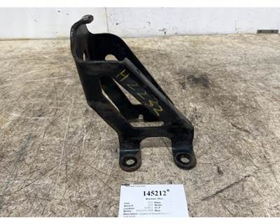 Freightliner 18-68704-001 Right Bracket for a Freightliner CASCADIA 126