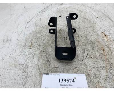 Freightliner 18-68704-001 Left Bracket for a Freightliner CASCADIA