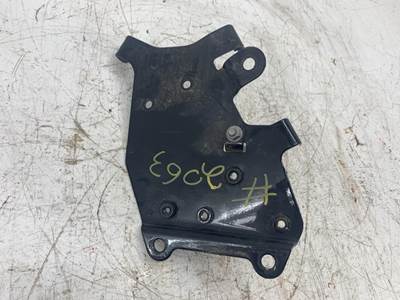 Freightliner A04-31424-000 Bracket for a Freightliner CASCADIA 113BBC