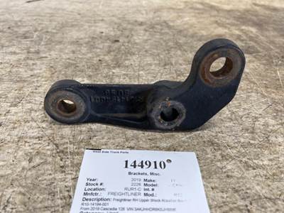 Freightliner R10-14194-001 Right Bracket for a Freightliner CASCADIA 126