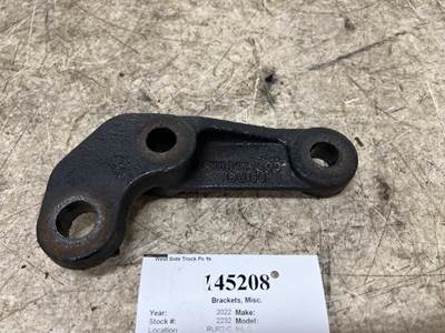 Freightliner R10-14194-001 Right Bracket for a Freightliner CASCADIA 126
