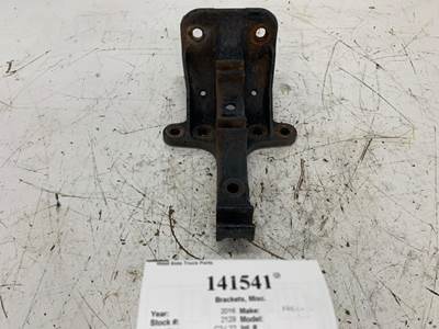 Freightliner R18-65369-000 Bracket for a Freightliner CASCADIA