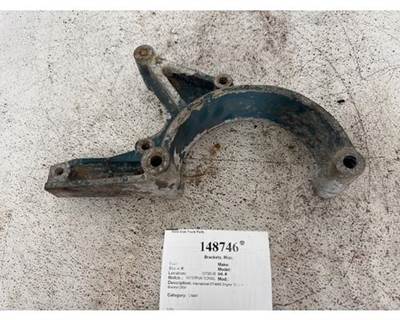 International 1822041C1 Bracket