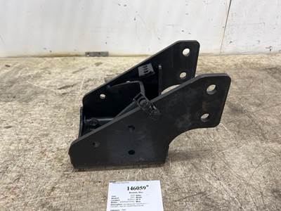 International 2591923C1 Bracket for a International LT625