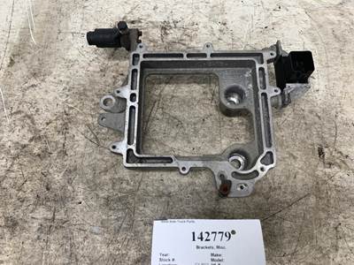 International 3005299C3 Bracket
