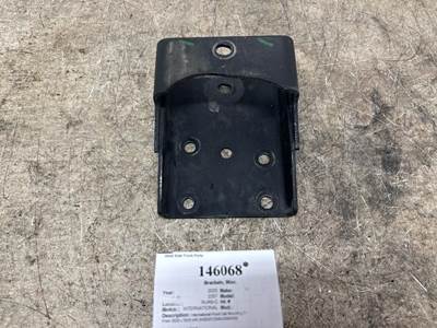 International 4078449C1 Right Bracket for a International LT625