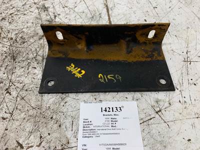 International 484966C1 Bracket for a International 4900