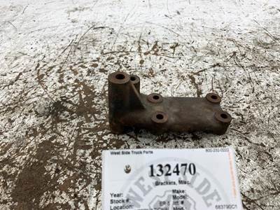 International 683790C1 Bracket