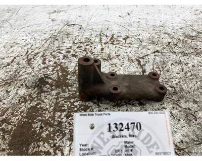 International 683790C1 Bracket