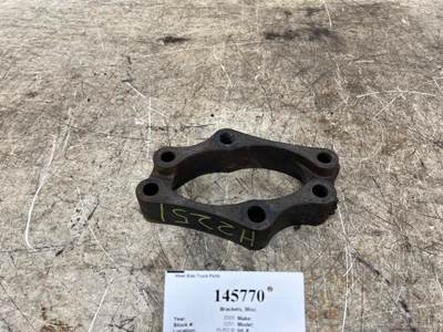 Mack 20462105 Bracket for a Mack CXN613