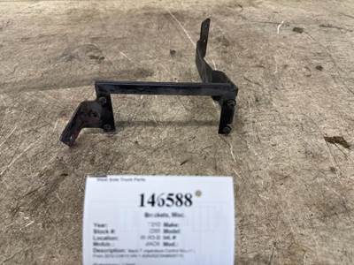 Mack 20800219 Bracket for a Mack CH613