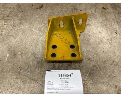 Mack 20819872 Left Bracket for a Mack CXU613