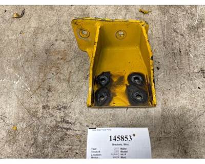 Mack 20819873 Right Bracket for a Mack CXU613
