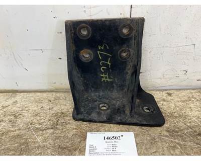 Mack 20819873 Right Bracket for a Mack CXU613