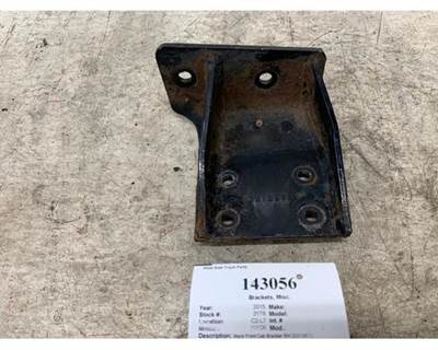 Mack 20819873 Right Bracket for a Mack CXU612